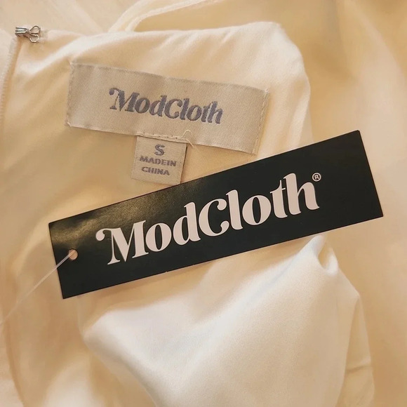 NWT || MODCLOTH || pleated dress - Picture 8 of 8